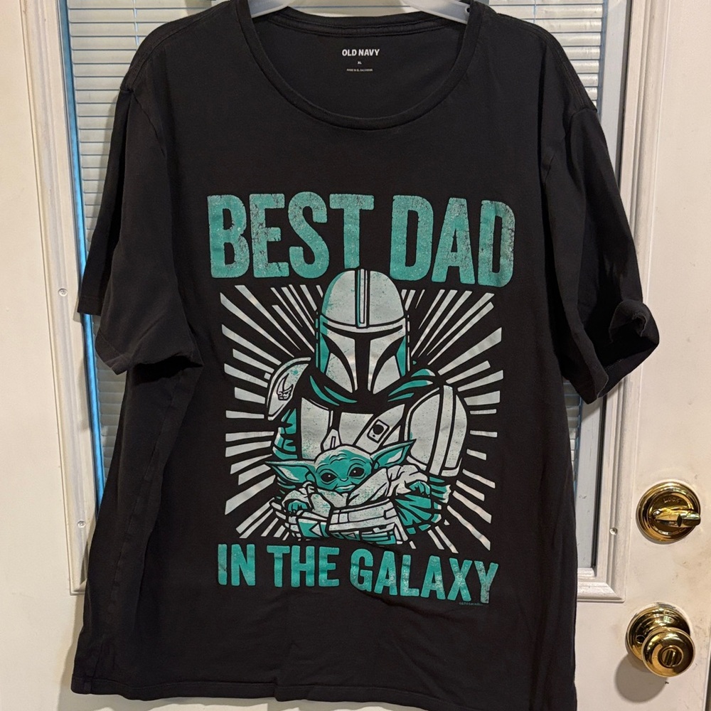 Old Navy Men’s Graphic Tee size XL